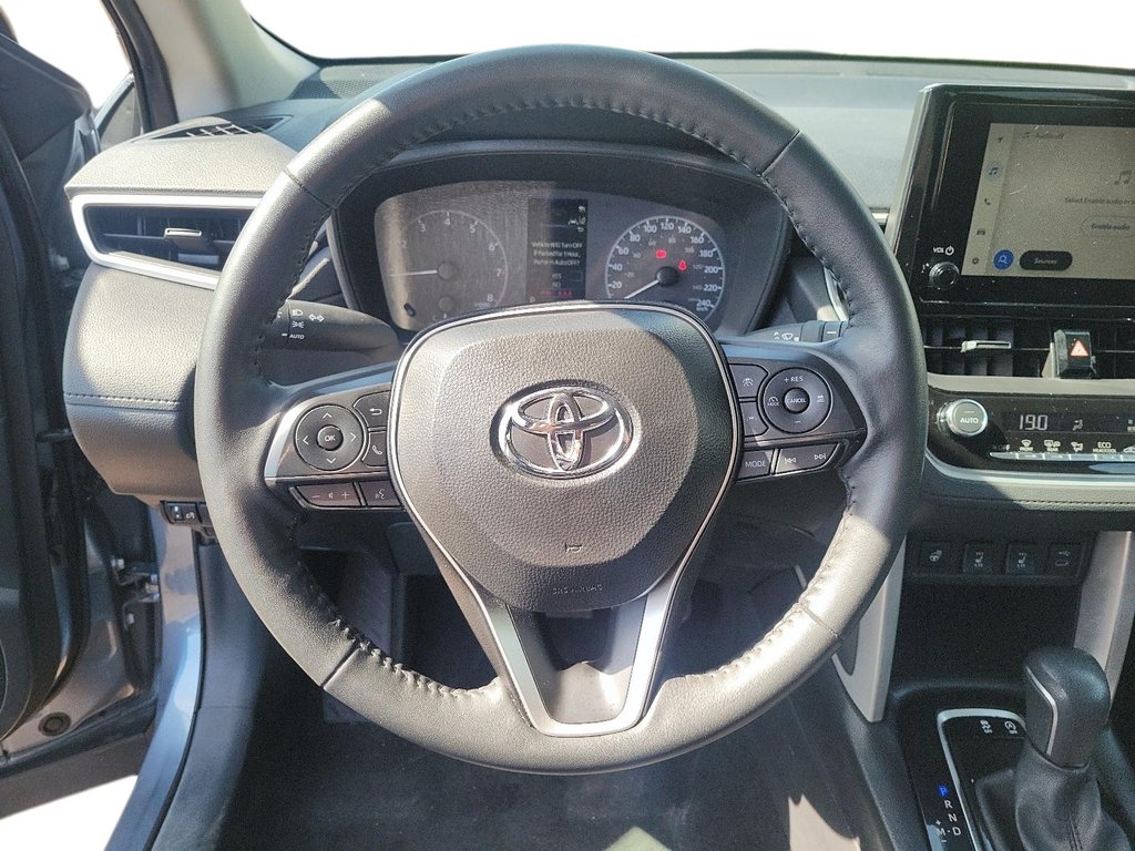 2025 Toyota Corolla Cross LE AWD in Brantford, Ontario - 11 - w1024h768px