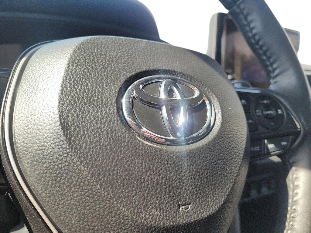2025 Toyota Corolla Cross LE AWD in Brantford, Ontario - 20 - w1024h768px