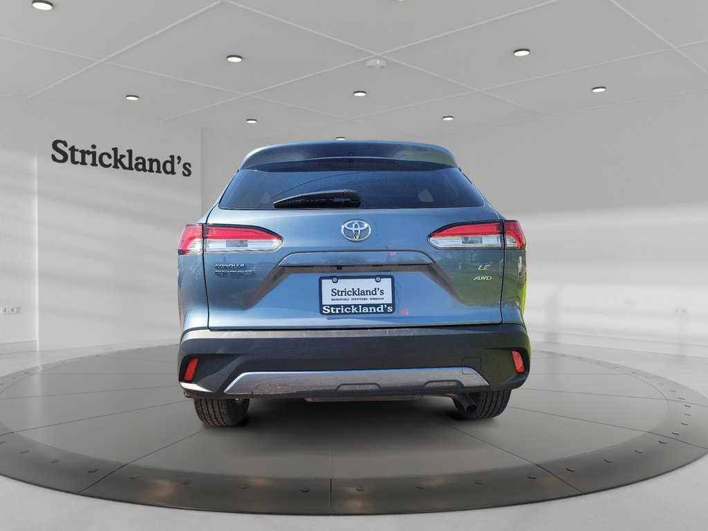 2025 Toyota Corolla Cross LE AWD in Brantford, Ontario - 3 - w1024h768px