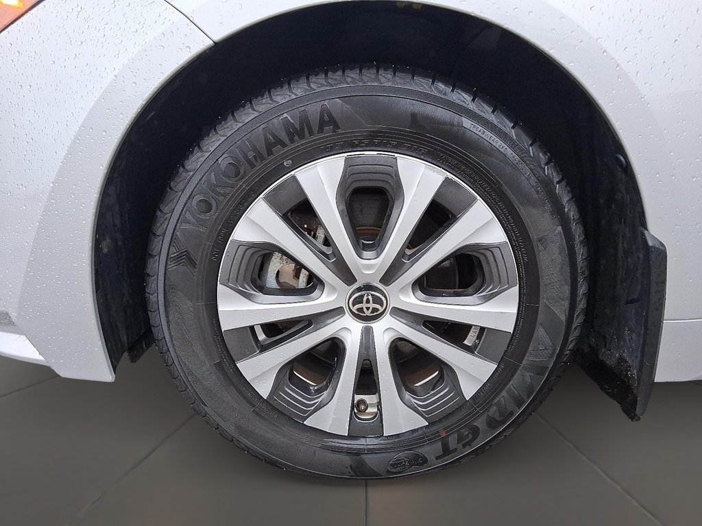 2024 Toyota Corolla Hybrid LE in Brantford, Ontario - 7 - w1024h768px