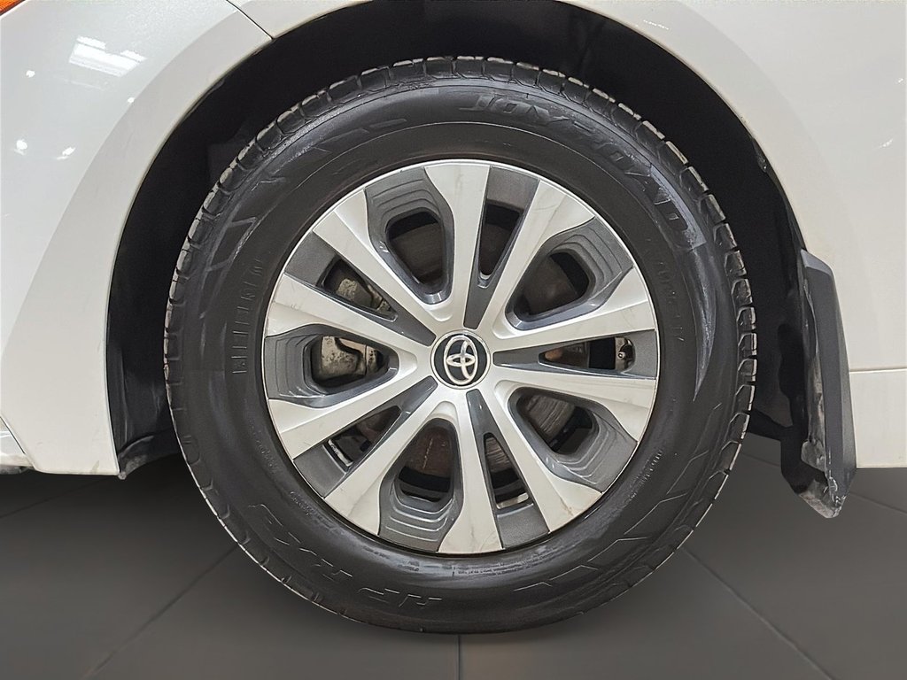 2024 Toyota Corolla Hybrid LE in Brantford, Ontario - 8 - w1024h768px