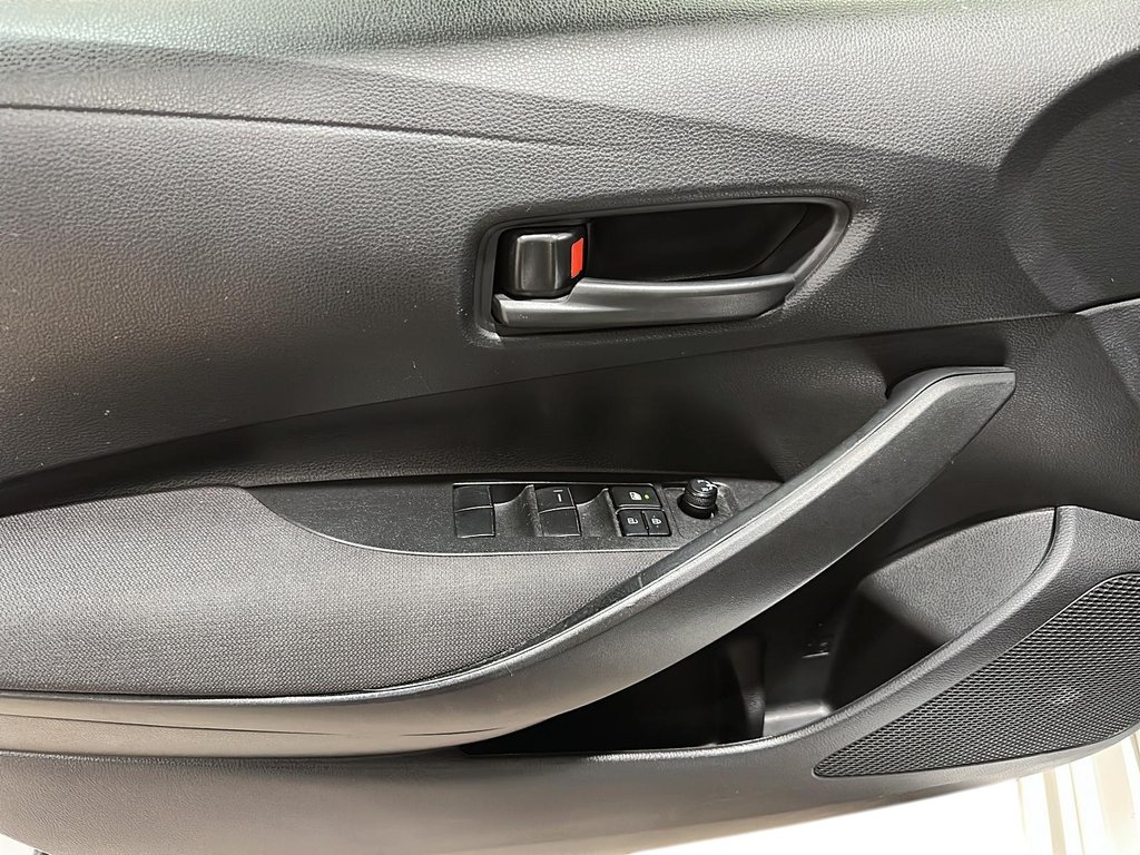 2024 Toyota Corolla Hybrid LE in Brantford, Ontario - 11 - w1024h768px