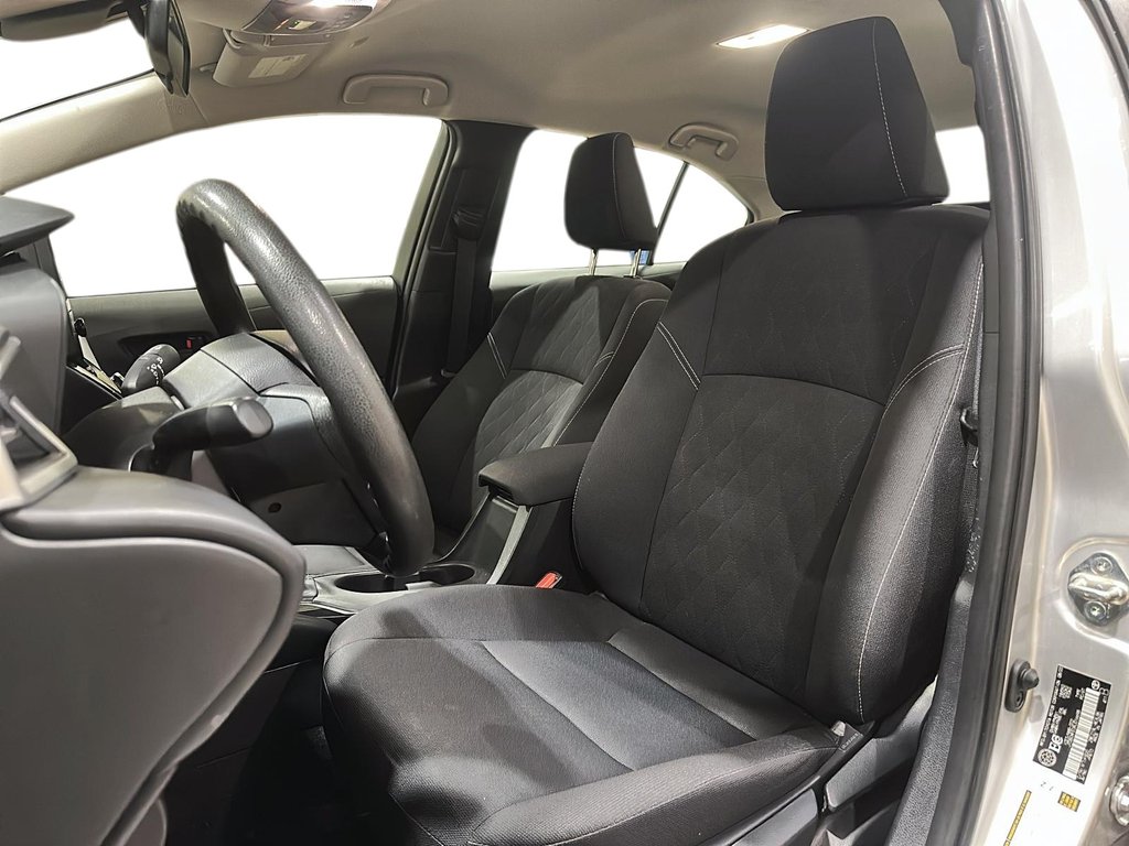 2024 Toyota Corolla Hybrid LE AWD in Brantford, Ontario - 8 - w1024h768px