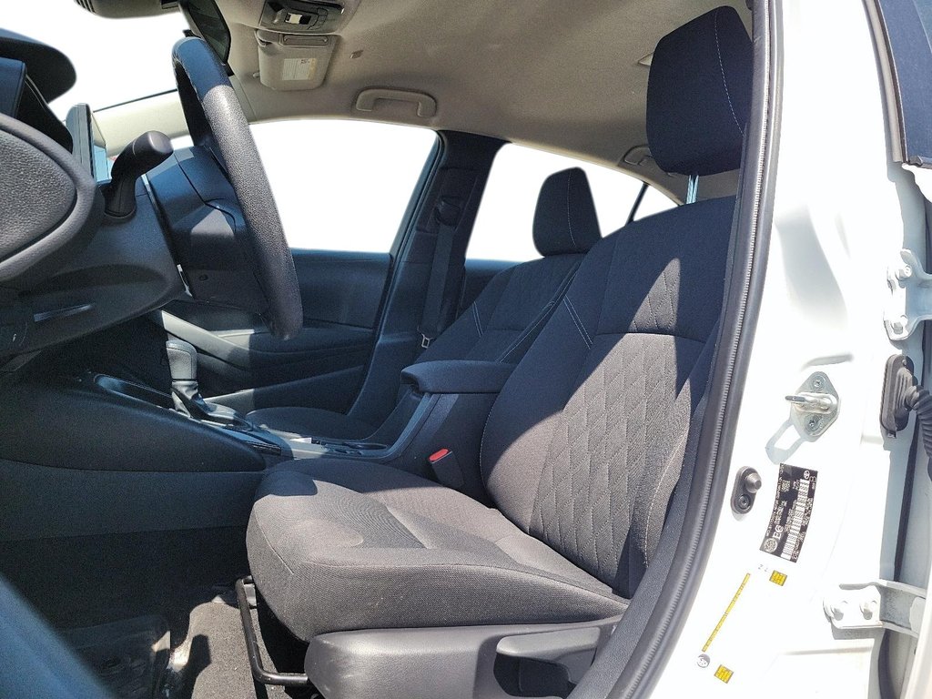 2025 Toyota Corolla Hybrid LE AWD in Brantford, Ontario - 8 - w1024h768px