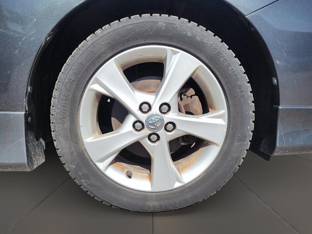 2012 Toyota Corolla 4-door Sedan S 5M in Brantford, Ontario - 5 - w1024h768px