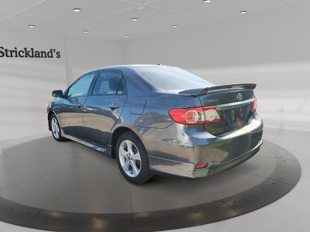 2012 Toyota Corolla 4-door Sedan S 5M in Brantford, Ontario - 3 - w1024h768px