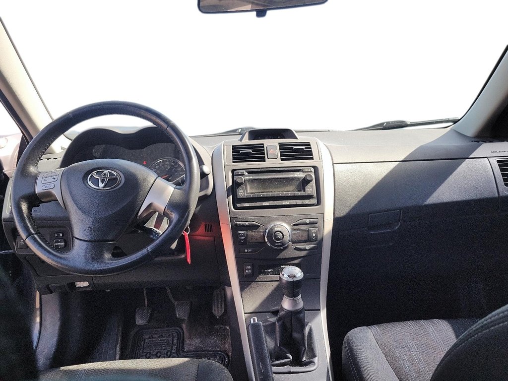 2012 Toyota Corolla 4-door Sedan S 5M in Brantford, Ontario - 7 - w1024h768px