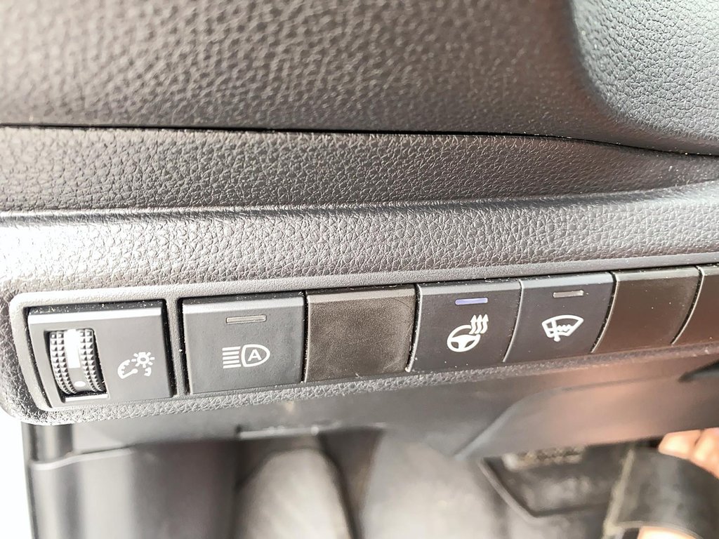 2021 Toyota Corolla LE CVT in Brantford, Ontario - 15 - w1024h768px