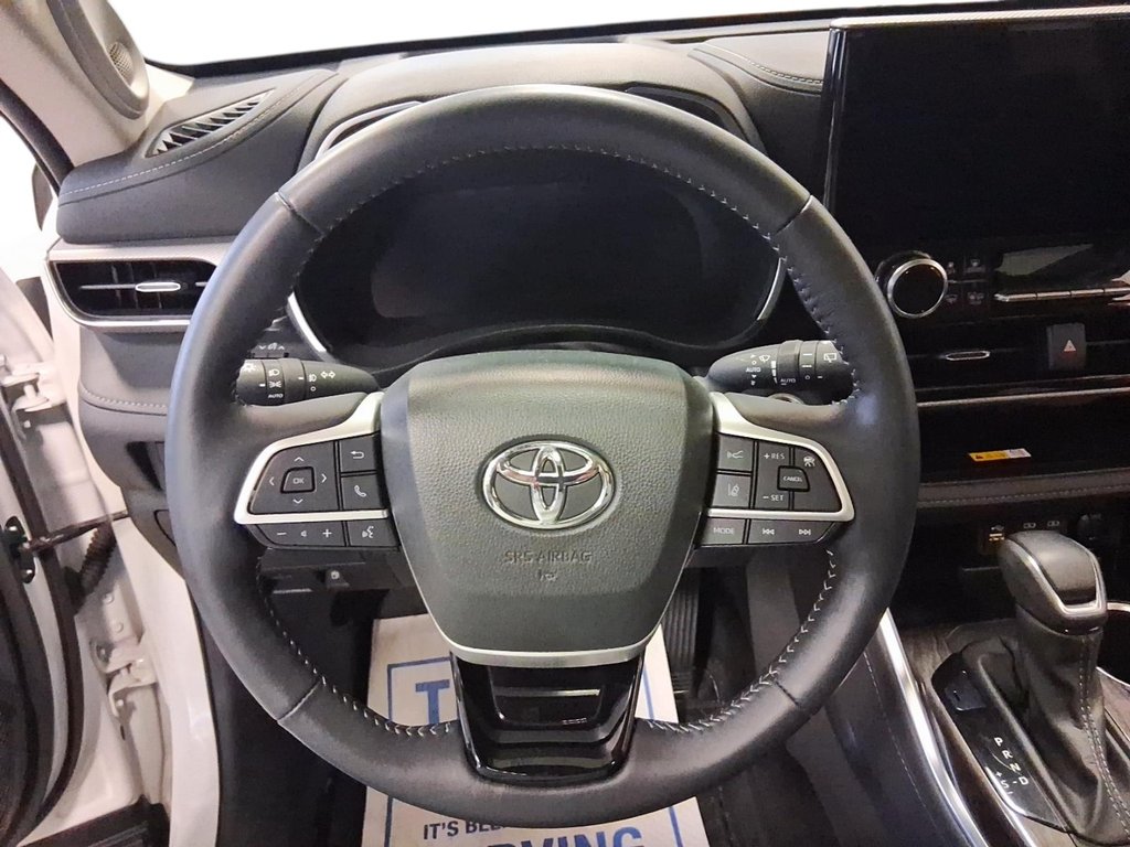 2025 Toyota Highlander Hybrid Limited AWD in Brantford, Ontario - 9 - w1024h768px