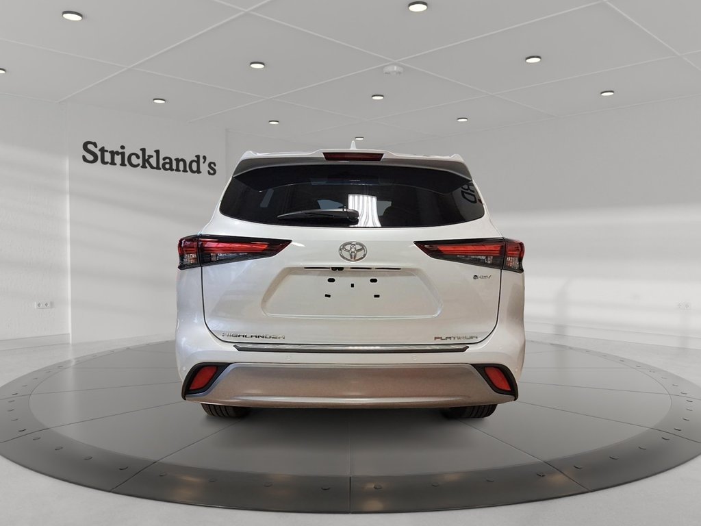 2025 Toyota Highlander Hybrid Limited AWD in Brantford, Ontario - 3 - w1024h768px
