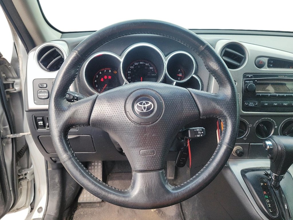 2008 Toyota Matrix 5-door XR FWD 4A in Brantford, Ontario - 11 - w1024h768px