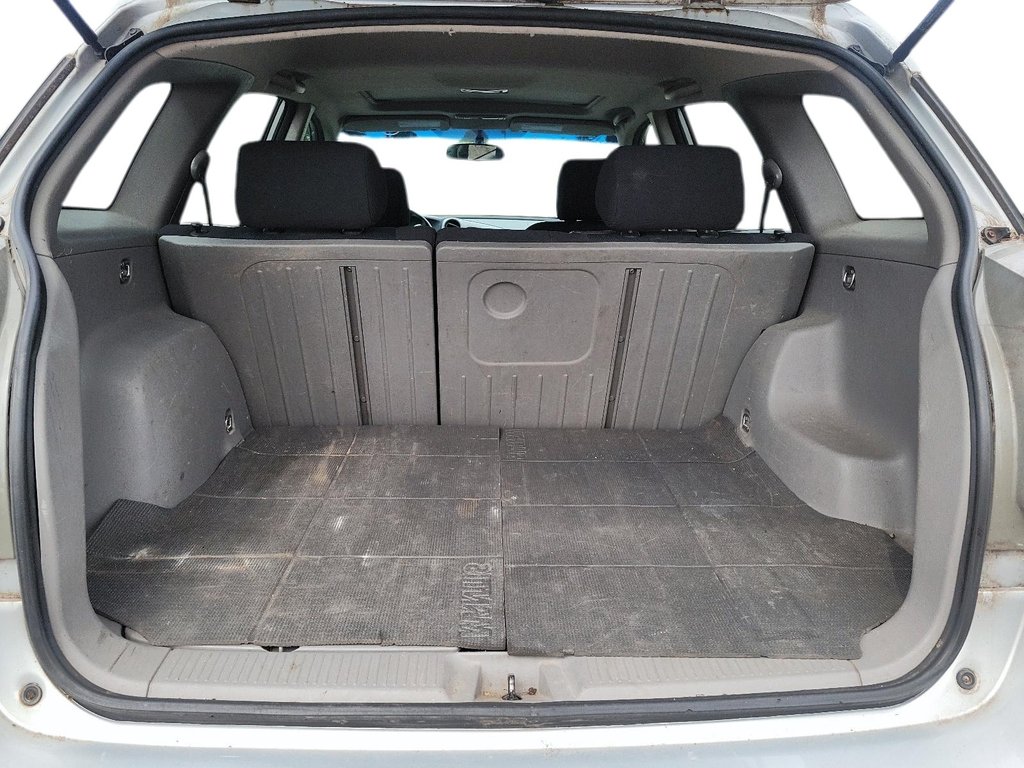 2008 Toyota Matrix 5-door XR FWD 4A in Brantford, Ontario - 6 - w1024h768px