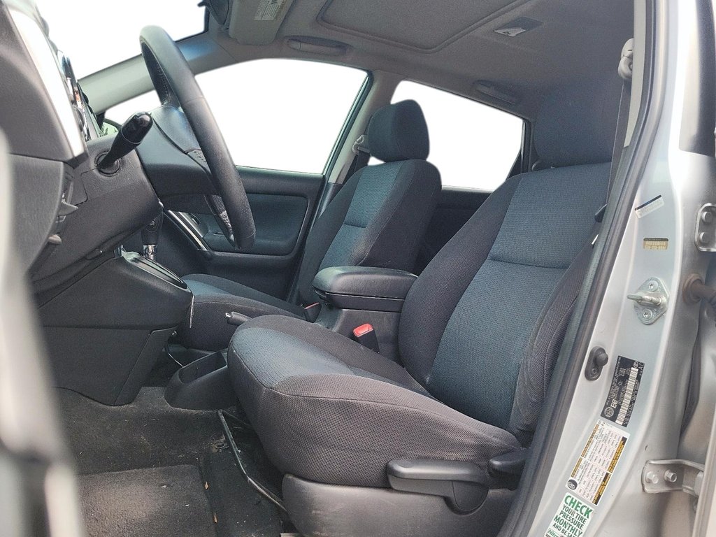 2008 Toyota Matrix 5-door XR FWD 4A in Brantford, Ontario - 8 - w1024h768px