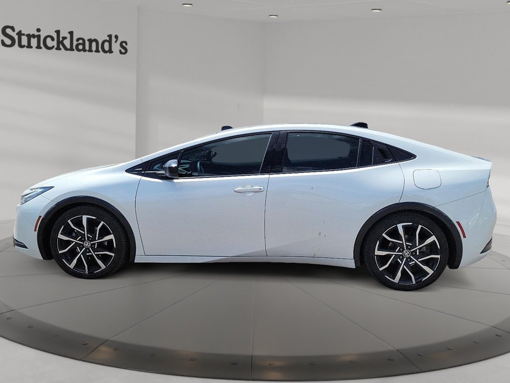 2024 Toyota Prius Plug-in Hybrid XSE in Brantford, Ontario - 5 - w1024h768px
