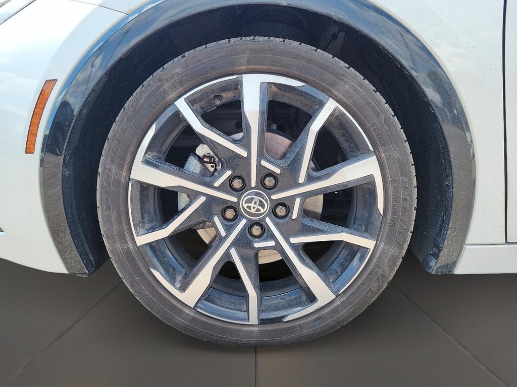2024 Toyota Prius Plug-in Hybrid XSE in Brantford, Ontario - 7 - w1024h768px