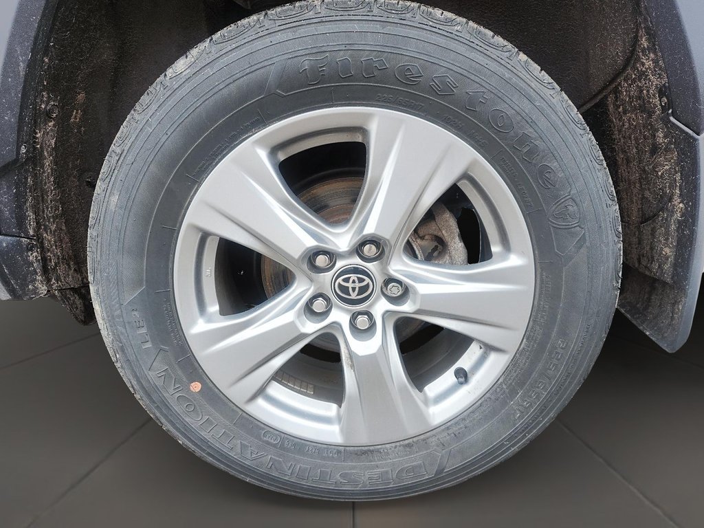 2023 Toyota RAV4 Hybrid XLE AWD in Brantford, Ontario - 7 - w1024h768px