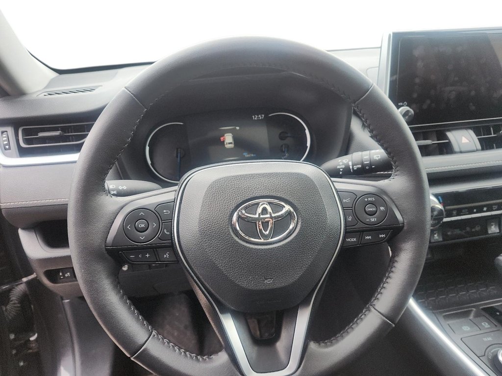 2023 Toyota RAV4 Hybrid XLE AWD in Brantford, Ontario - 11 - w1024h768px