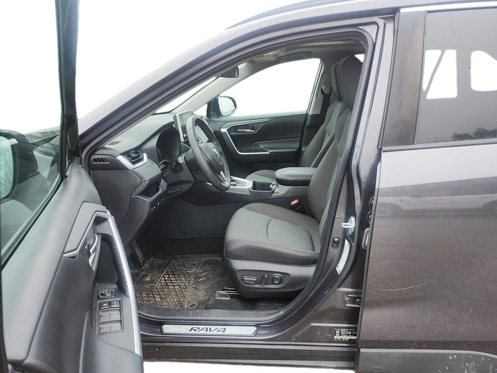 2023 Toyota RAV4 Hybrid XLE AWD in Brantford, Ontario - 8 - w1024h768px