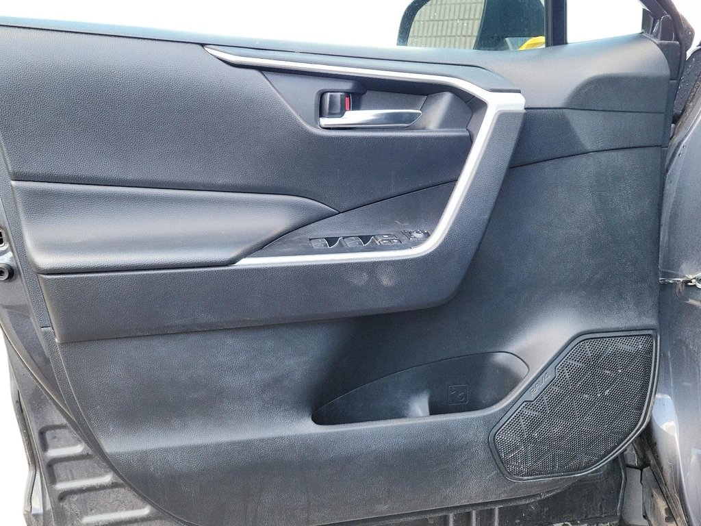 2024 Toyota RAV4 Hybrid XLE AWD in Brantford, Ontario - 10 - w1024h768px
