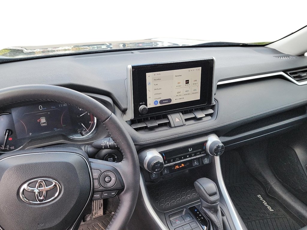 2024 Toyota RAV4 Hybrid XLE AWD in Brantford, Ontario - 13 - w1024h768px
