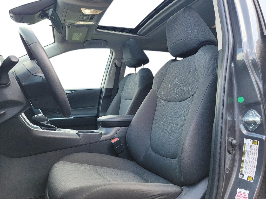 2024 Toyota RAV4 Hybrid XLE AWD in Brantford, Ontario - 8 - w1024h768px