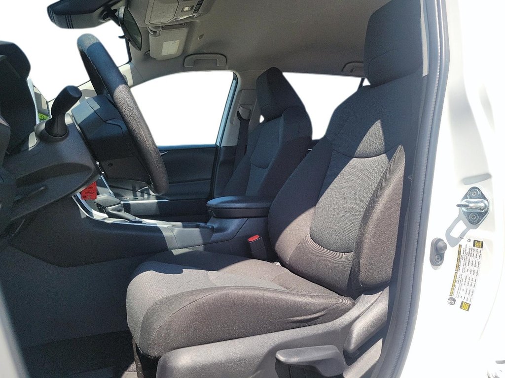2025 Toyota RAV4 Hybrid LE AWD in Brantford, Ontario - 8 - w1024h768px