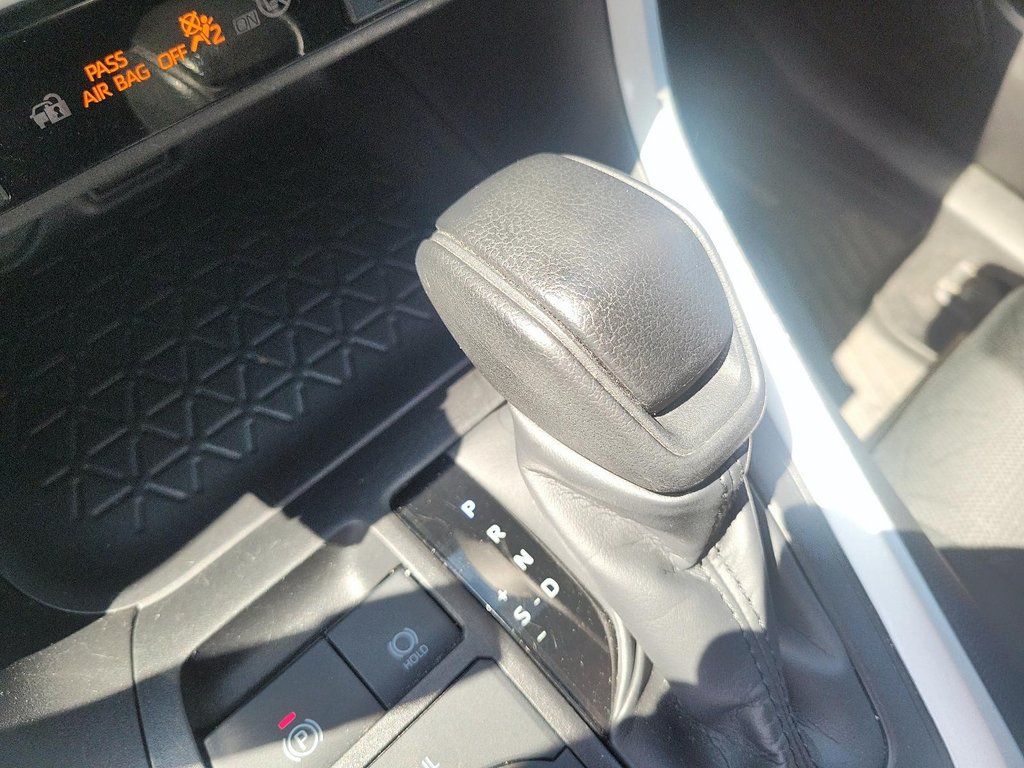 2025 Toyota RAV4 Hybrid LE AWD in Brantford, Ontario - 14 - w1024h768px