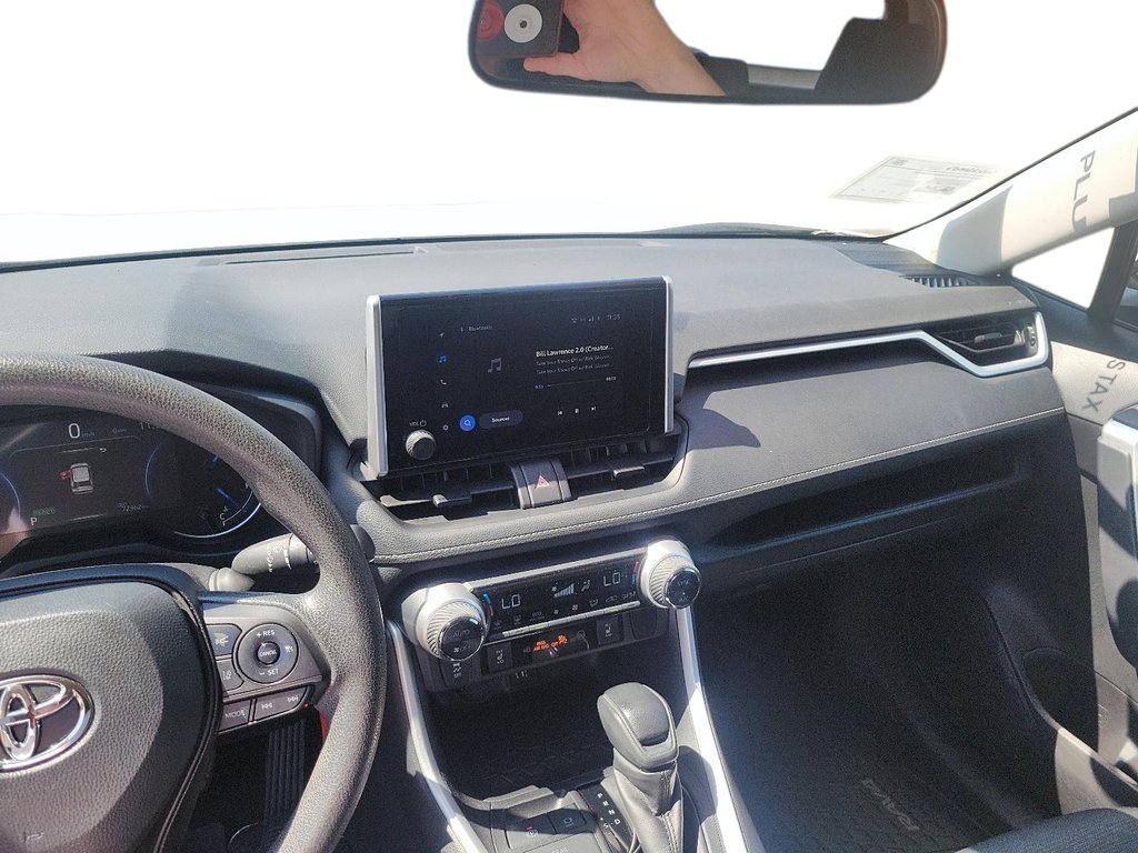 2025 Toyota RAV4 Hybrid LE AWD in Brantford, Ontario - 13 - w1024h768px