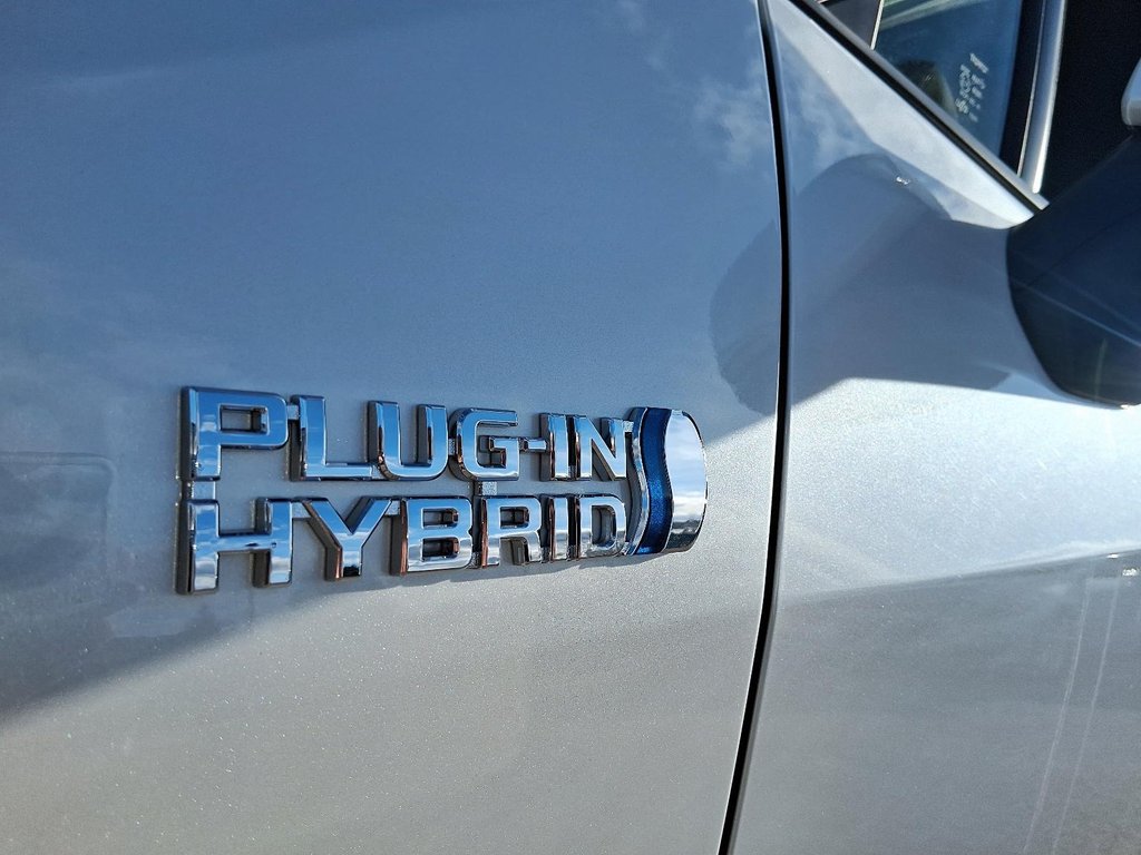 2024 Toyota RAV4 Plug-in Hybrid XSE AWD in Brantford, Ontario - 8 - w1024h768px