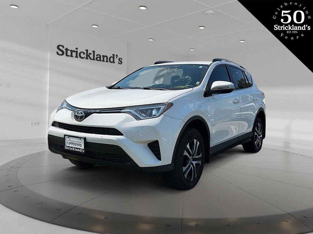 2017  RAV4 FWD LE in Stratford, Ontario - 1 - w1024h768px