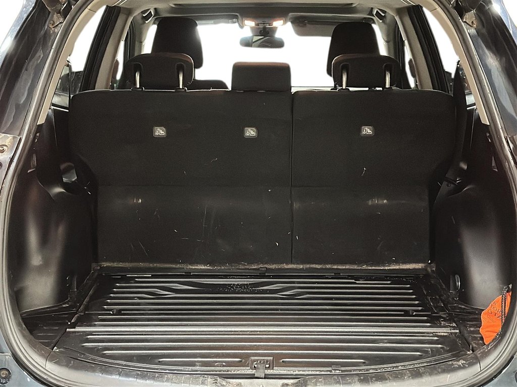 2018 Toyota RAV4 FWD XLE in Brantford, Ontario - 6 - w1024h768px