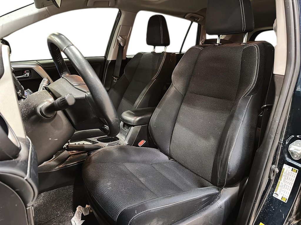 2018 Toyota RAV4 FWD XLE in Brantford, Ontario - 8 - w1024h768px
