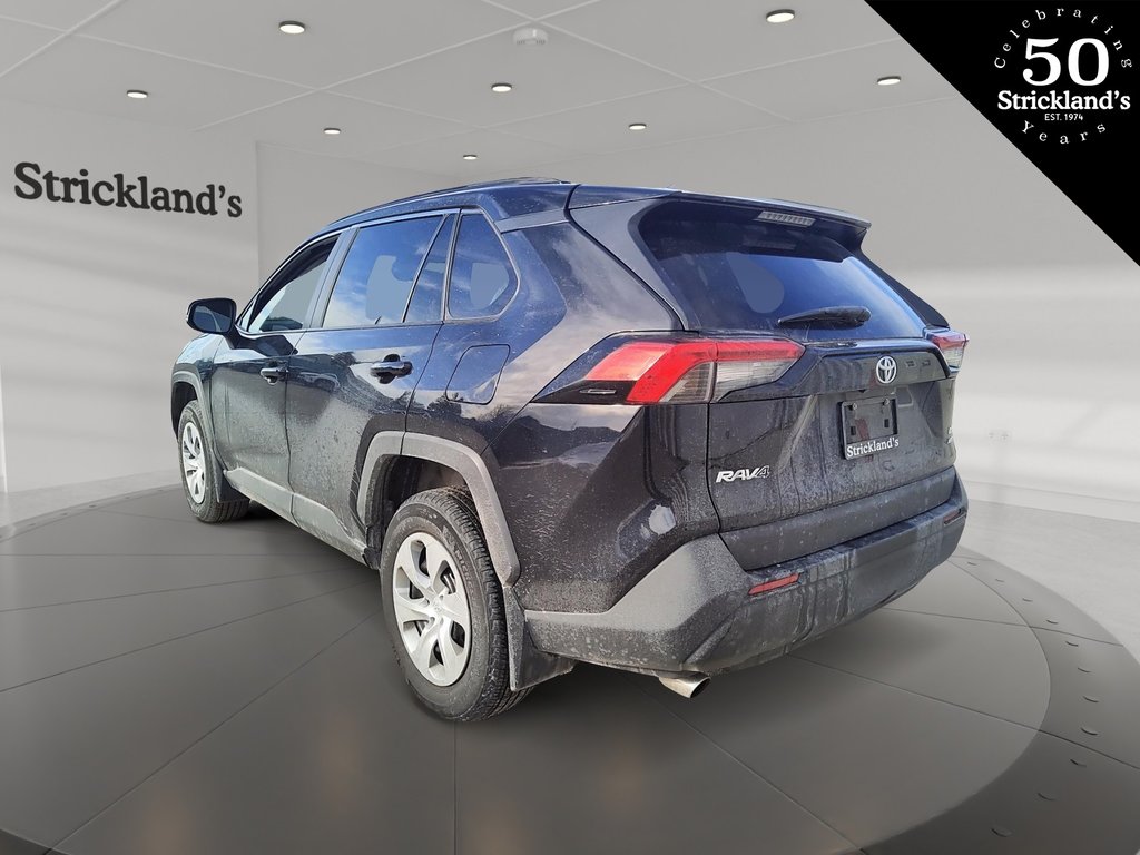 2021  RAV4 LE AWD in Brantford, Ontario - 2 - w1024h768px