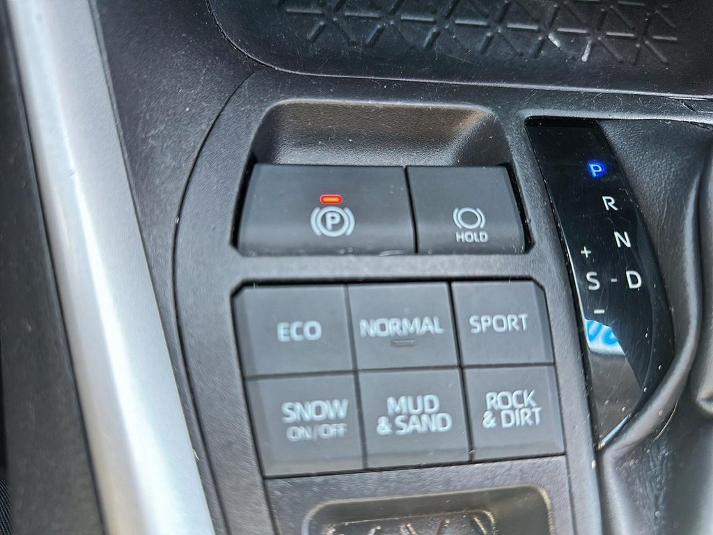 2022 Toyota RAV4 LE AWD in Stratford, Ontario - 17 - w1024h768px
