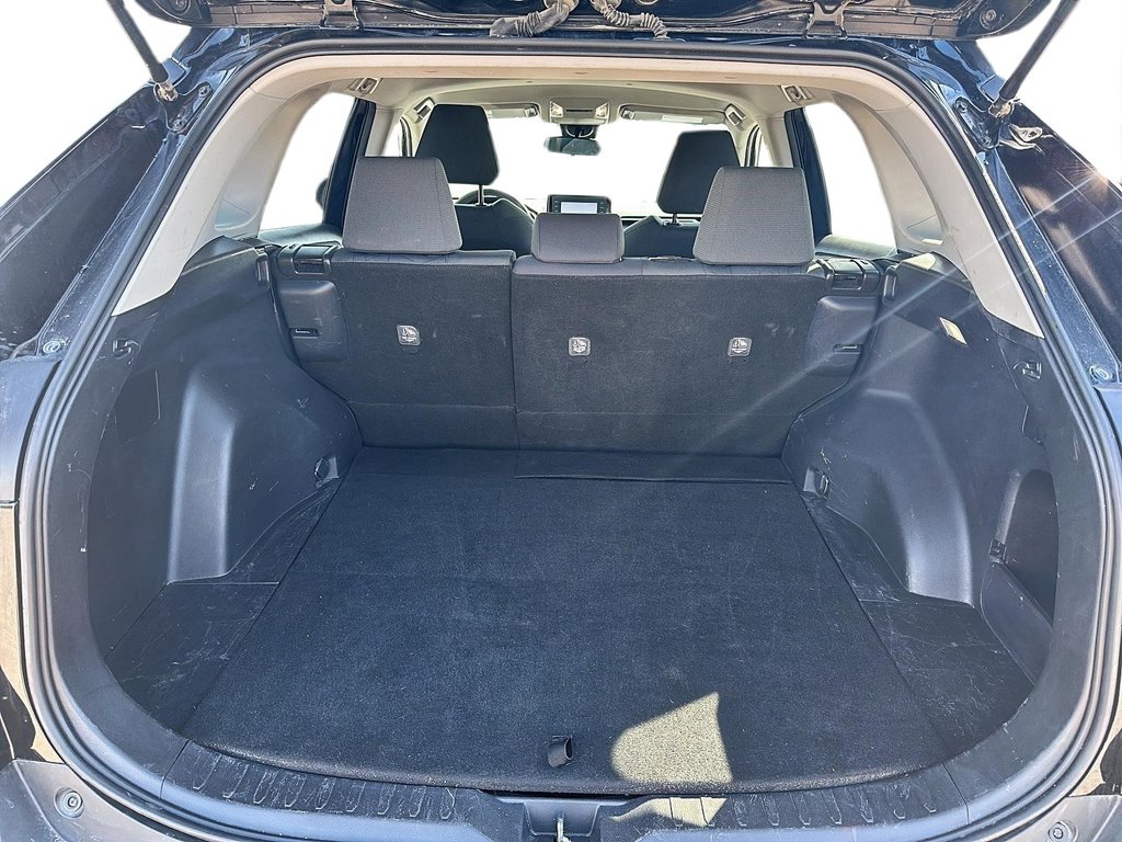 2022 Toyota RAV4 LE AWD in Stratford, Ontario - 6 - w1024h768px