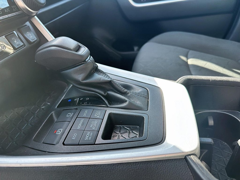2022 Toyota RAV4 LE AWD in Stratford, Ontario - 14 - w1024h768px