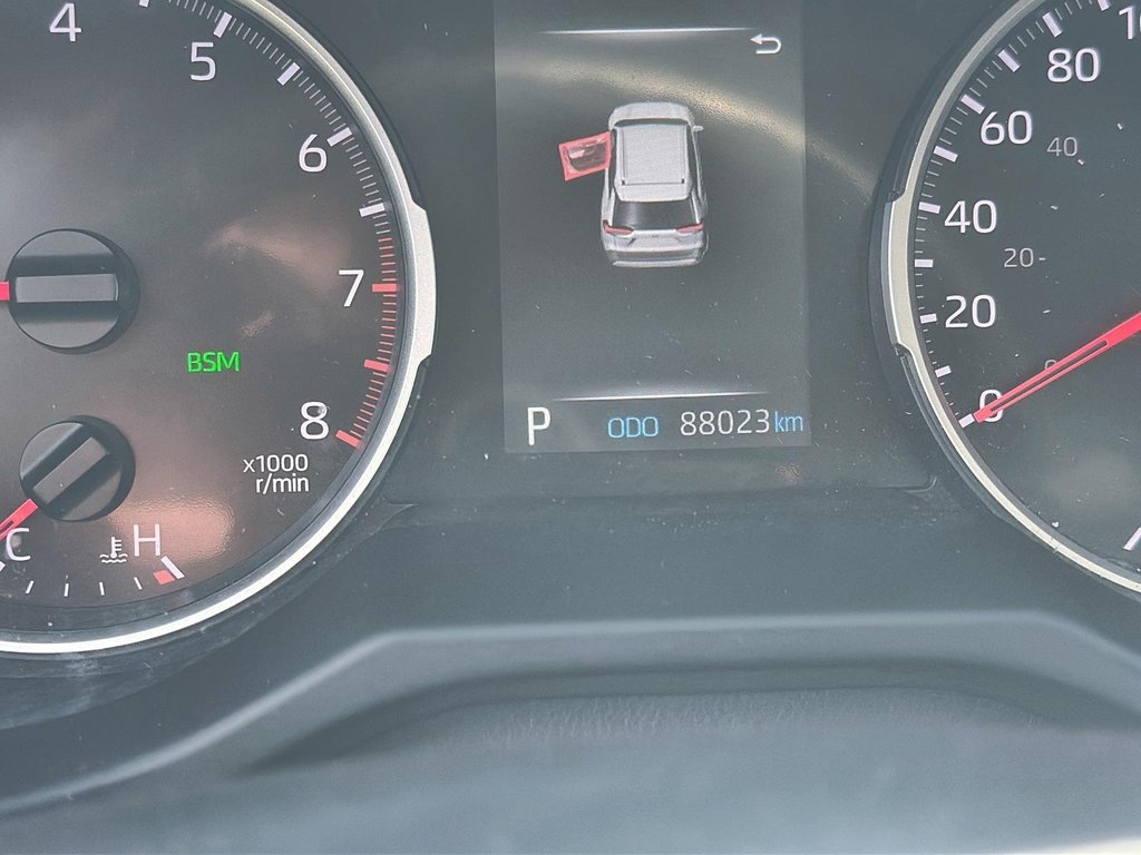 2022 Toyota RAV4 LE AWD in Stratford, Ontario - 12 - w1024h768px