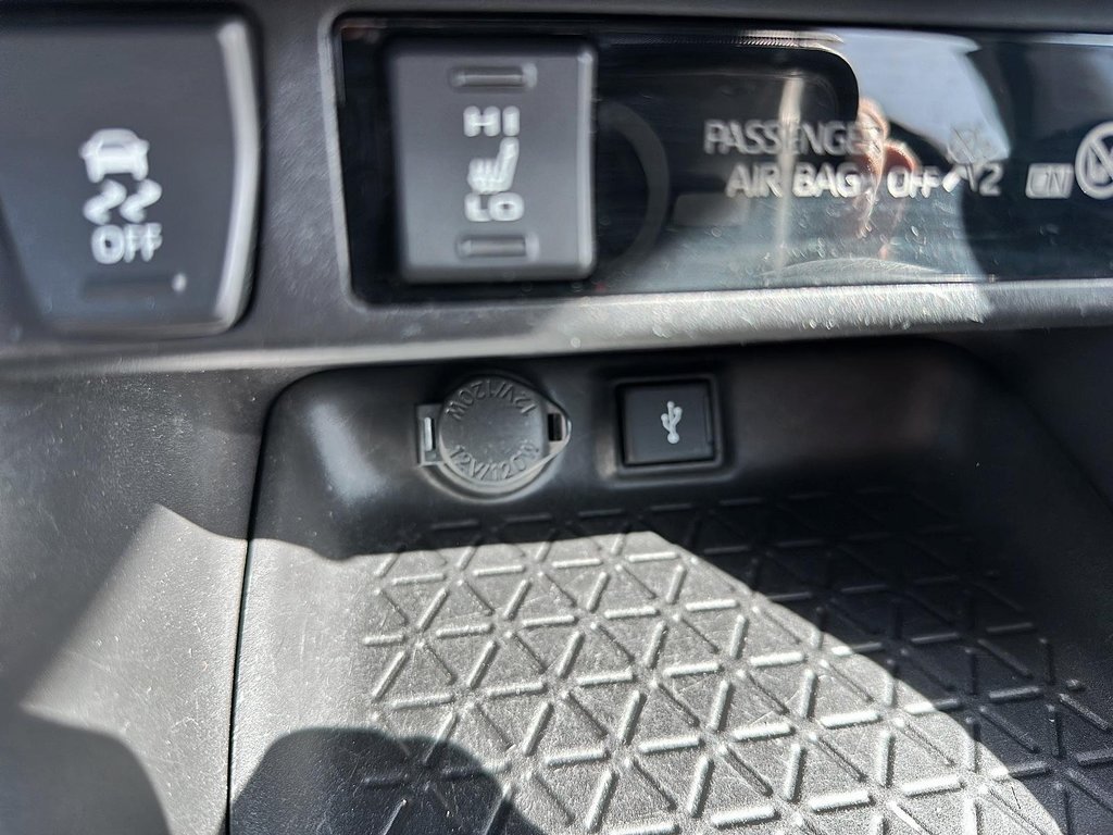 2022 Toyota RAV4 LE AWD in Stratford, Ontario - 19 - w1024h768px