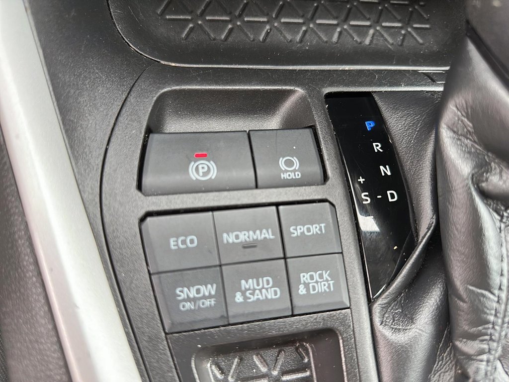 2023 Toyota RAV4 LE AWD in Stratford, Ontario - 15 - w1024h768px