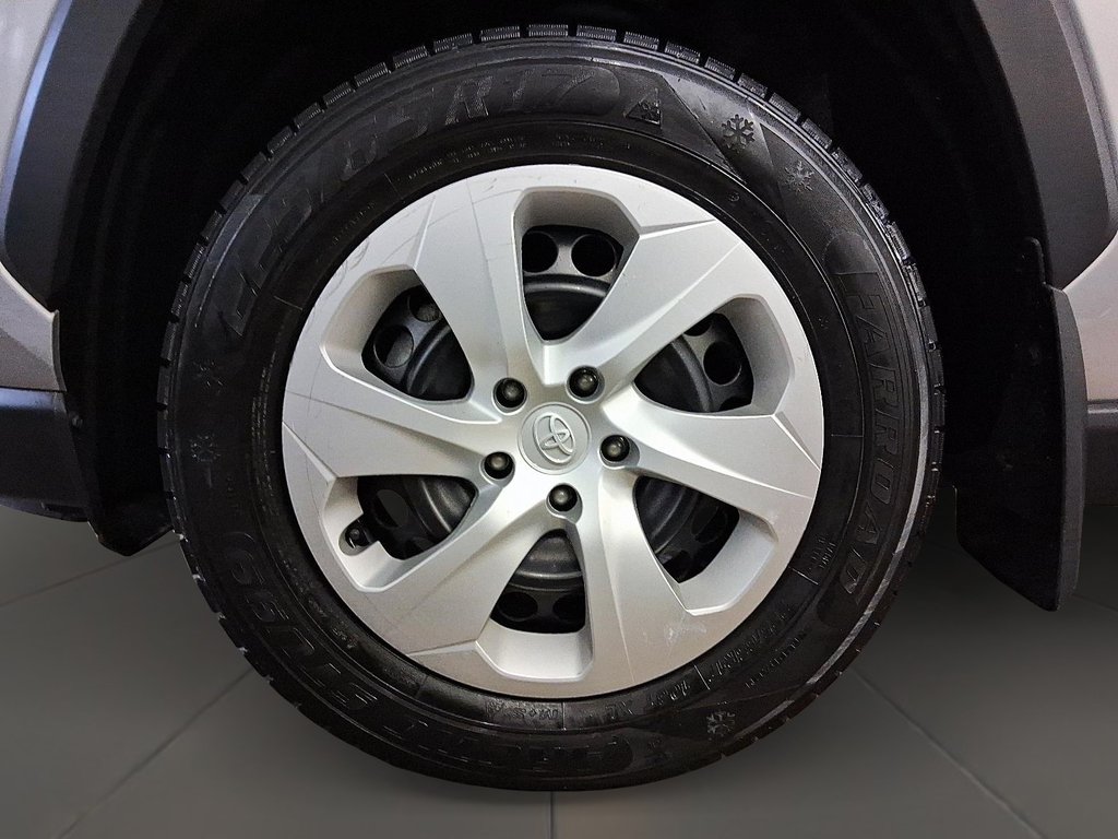 2024 Toyota RAV4 LE AWD in Stratford, Ontario - 7 - w1024h768px