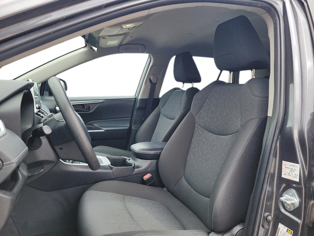 2024 Toyota RAV4 LE AWD in Brantford, Ontario - 8 - w1024h768px