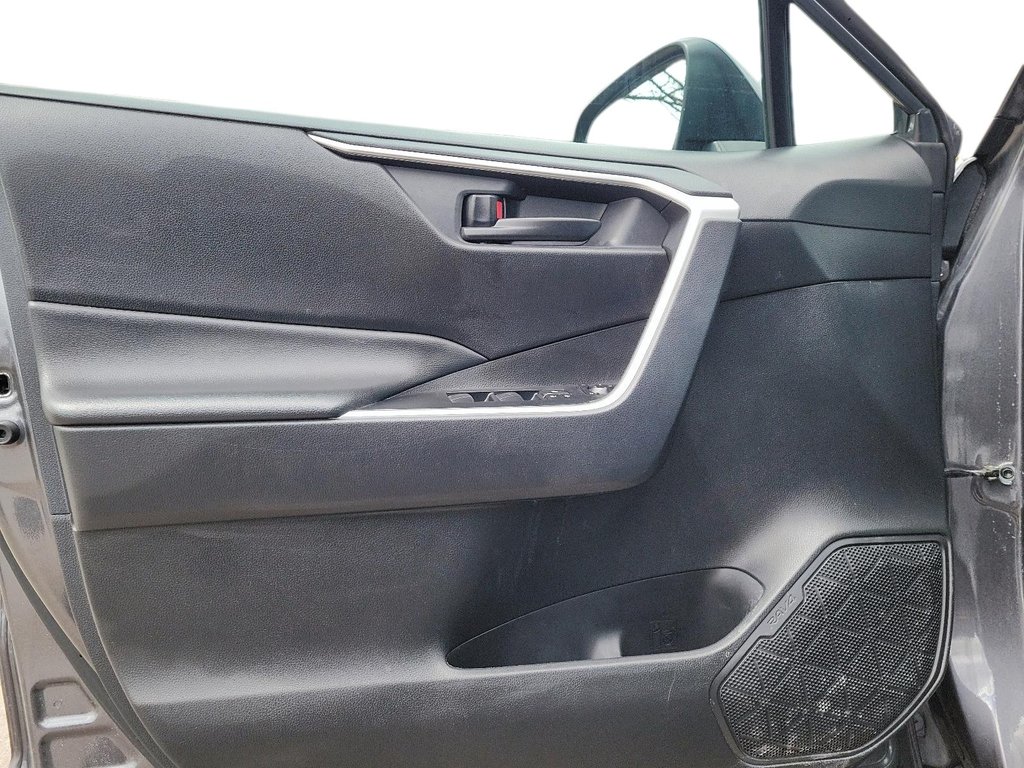 2024 Toyota RAV4 LE AWD in Brantford, Ontario - 10 - w1024h768px