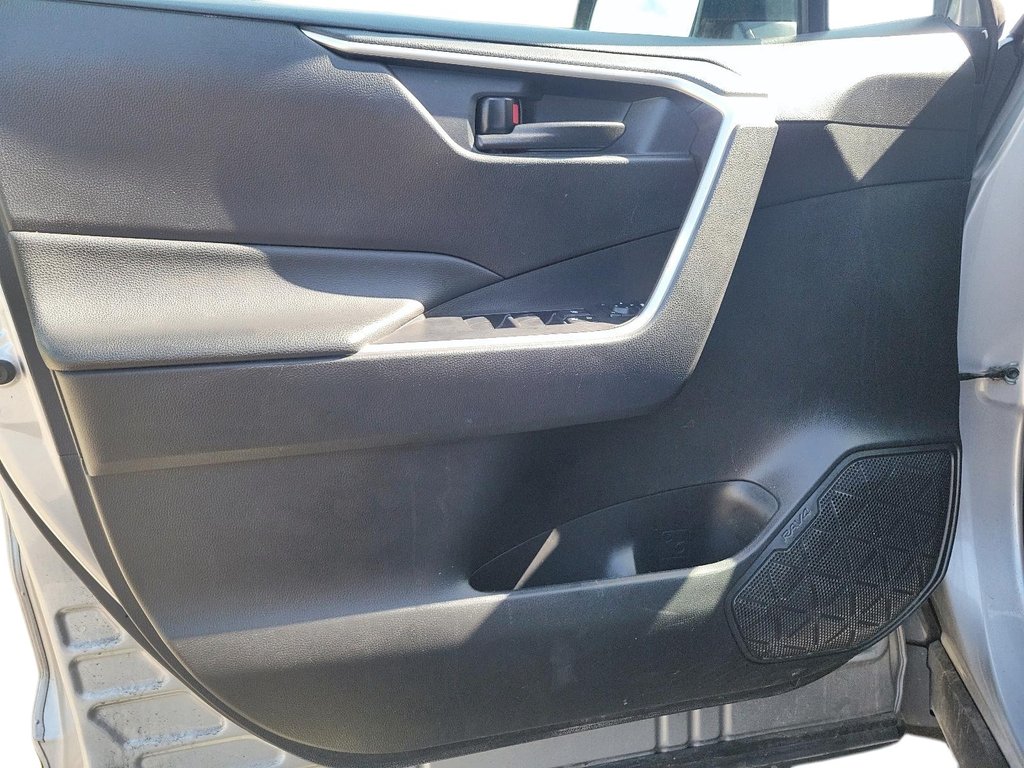 2025 Toyota RAV4 LE AWD in Brantford, Ontario - 10 - w1024h768px