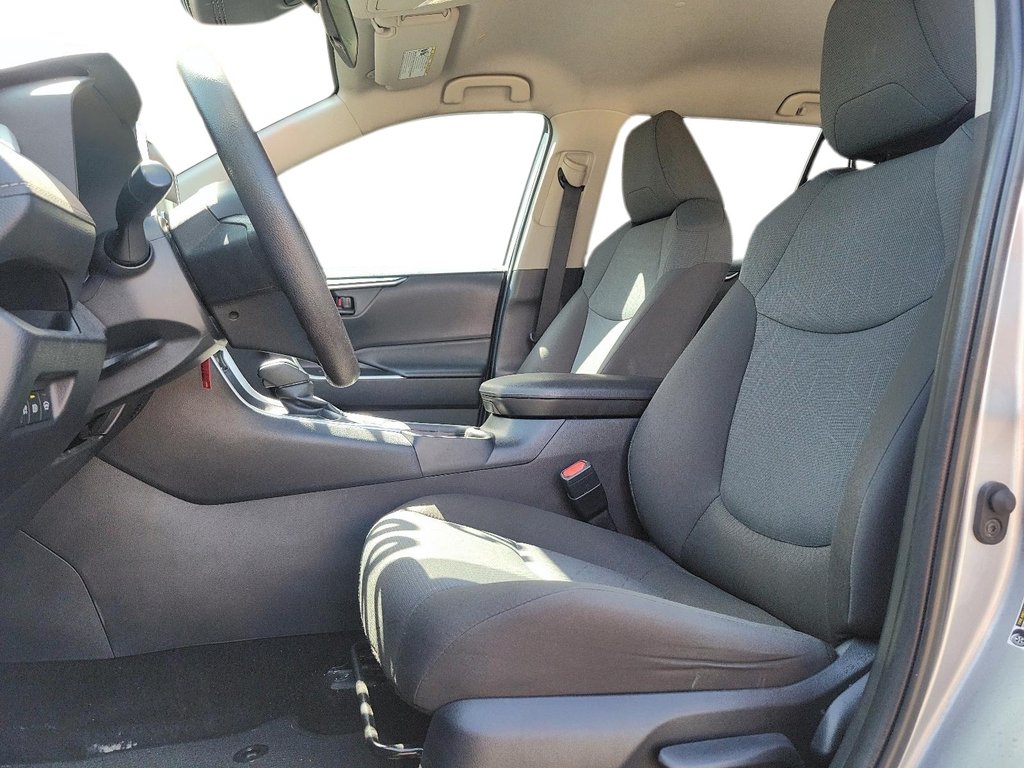 2025 Toyota RAV4 LE AWD in Brantford, Ontario - 8 - w1024h768px