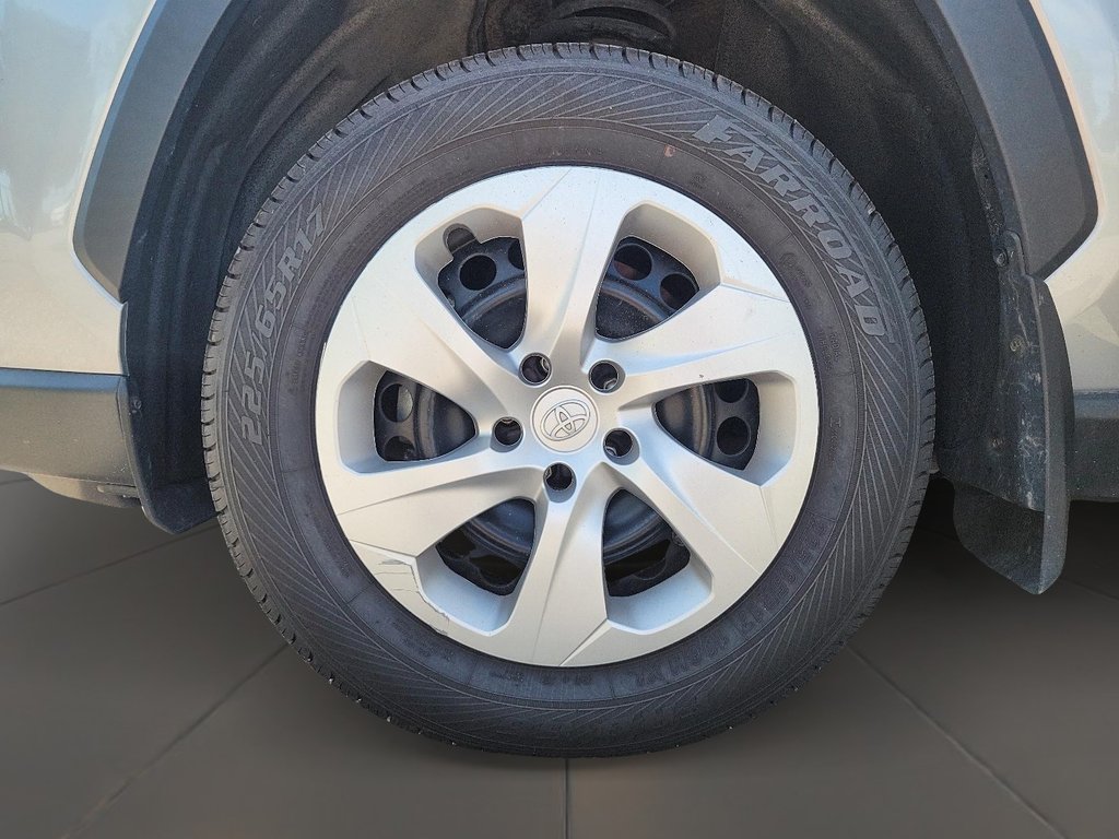 2025 Toyota RAV4 LE AWD in Brantford, Ontario - 7 - w1024h768px