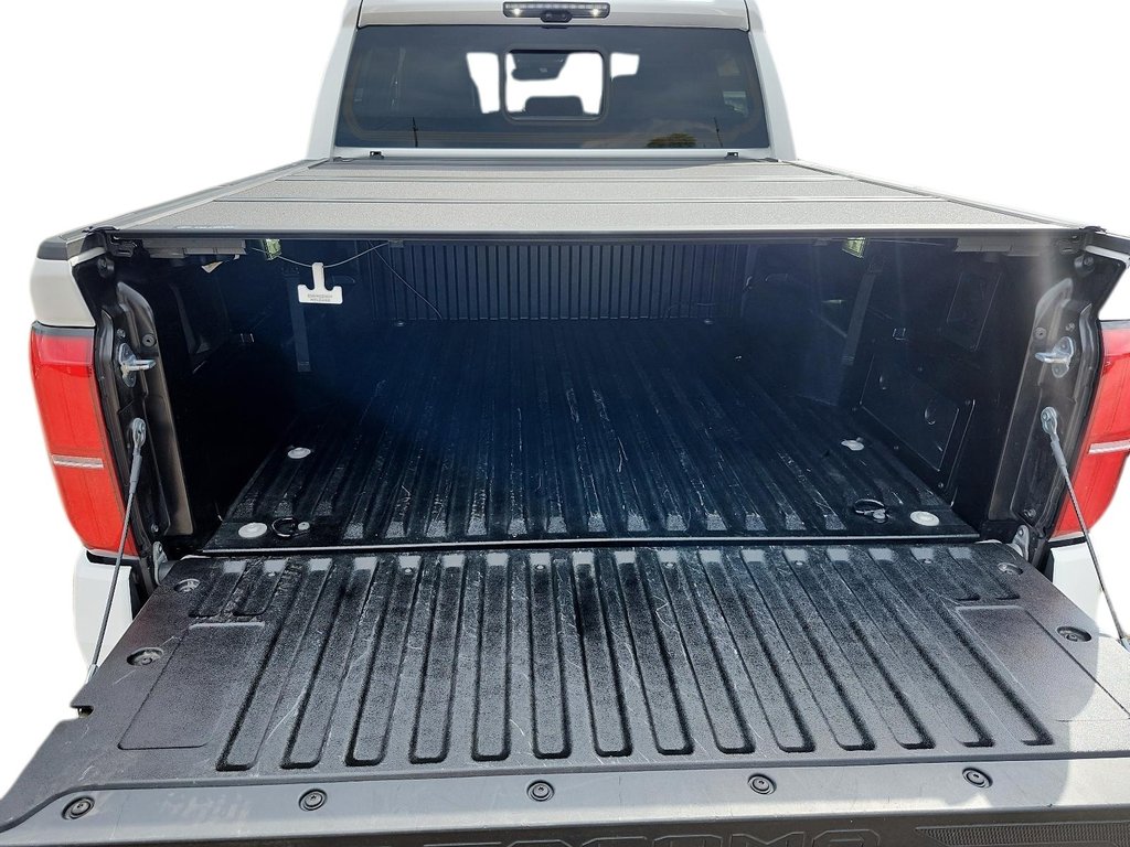 2025 Toyota TACOMA HYBRID Tacoma HV Double Cab in Stratford, Ontario - 17 - w1024h768px
