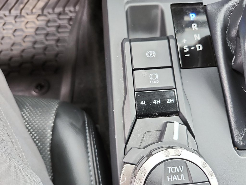 2025 Toyota TACOMA HYBRID Tacoma HV Double Cab in Stratford, Ontario - 16 - w1024h768px