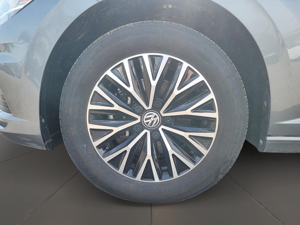 2021 Volkswagen Jetta Execline 1.4T 8sp at w/Tip in Brantford, Ontario - 7 - w1024h768px