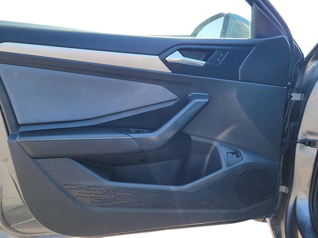 2025 Volkswagen Jetta Comfortline Auto in Brantford, Ontario - 10 - w1024h768px