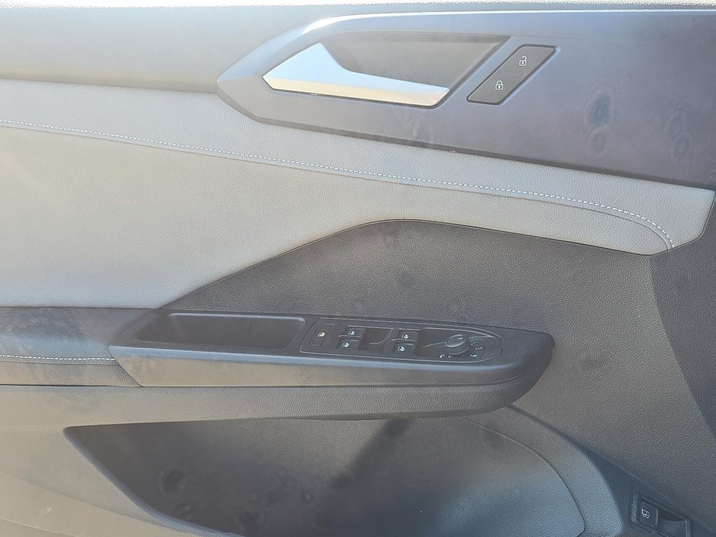 2024 Volkswagen Taos Comfortline 1.5T 8sp w/ Tip FWD in Brantford, Ontario - 10 - w1024h768px